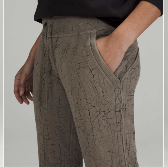 Lululemon Warm Down Jogger *7/8 Length Thread Dye Rover Black - Picture 3 of 13